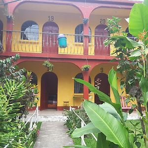 Hospedaje Santo Domingo Hotel Panajachel Exterior photo