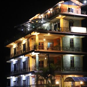 Hotel Young's Stupa Ranipauwa Exterior photo