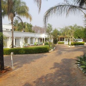 Heatherdale Guesthouse & Shuttle Services Pretoria Exterior photo