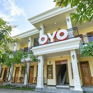 Oyo 522 Majapahit Homestay Syariah 2 Banyuwangi  Exterior photo