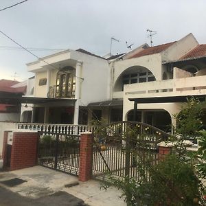 Sweethome For Travelers Seremban Exterior photo