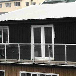 Private Spacious Home In City Center Klaksvik Exterior photo