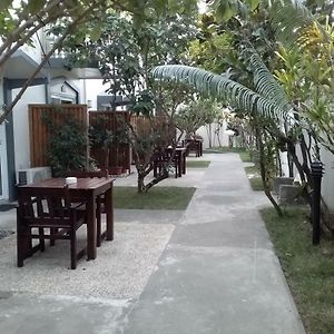 Sanalae Apartment Honiara Exterior photo