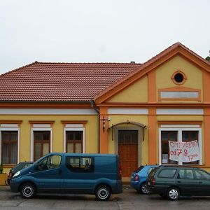 Ubytovani U Tajcu Hotel Dolni Berkovice Exterior photo