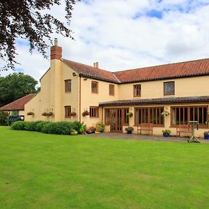 Wood Farm Kerdiston Bed & Breakfast Reepham  Exterior photo