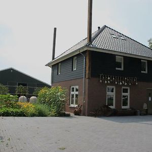 Bed And Breakfast De Volkelse Hooiberg Exterior photo