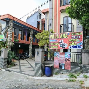 Villa Ana Pasuruan Exterior photo