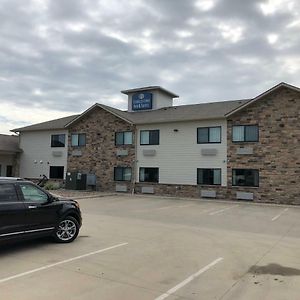 Cobblestone Inn & Suites - Denison | Oak Ridge Exterior photo