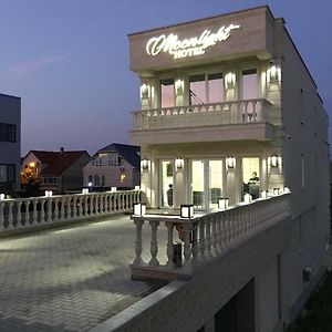 Moonlight Hotel Chisinau Exterior photo