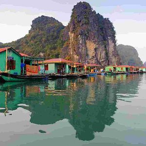 Halong Moon Legend Cruise Hotel Ha Long Exterior photo