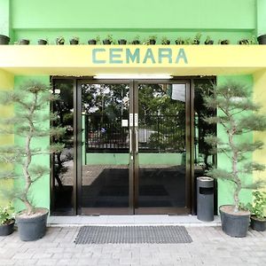 Hotel Cemara Surabaya Exterior photo