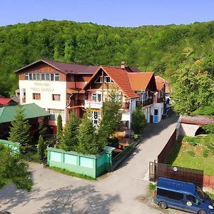 Pensiunea Agroturistica Piscul Soarelui Hotel Câmpulung Exterior photo