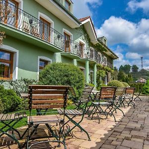 Penzion Tematin Hotel Piestany Exterior photo