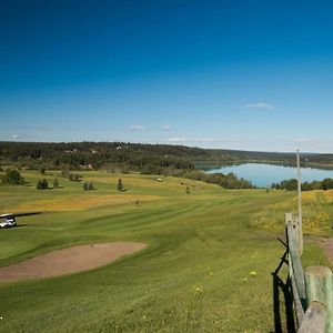 The 108 Golf Resort 108 Mile Ranch Exterior photo